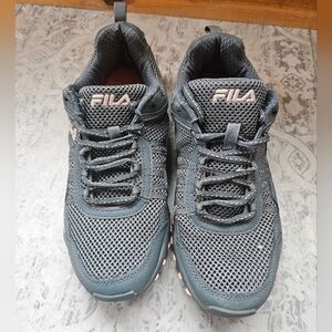 Women's Fila Sneakers Size 9.5 Gray Cool Max Memory Foam